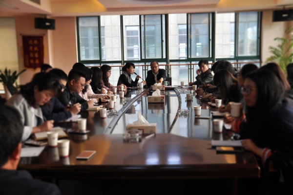 万搏体育-万搏wanbo(中国)集团召开2017年度年轻人才培养专题座谈会