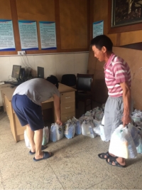 三伏高温送清凉  致敬一线万搏体育-万搏wanbo(中国)人